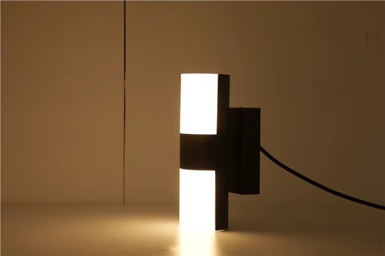 Rotatable Up and Down Outdoor Wall Light DF8882