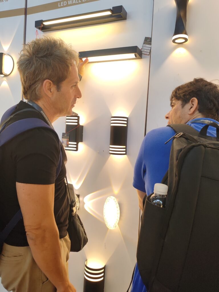 The thermal breathing effect causes fake IP65 waterproof wall lamps to fail