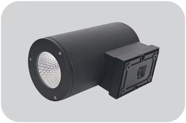 die cast aluminum vs plastic outdoor lights comparison